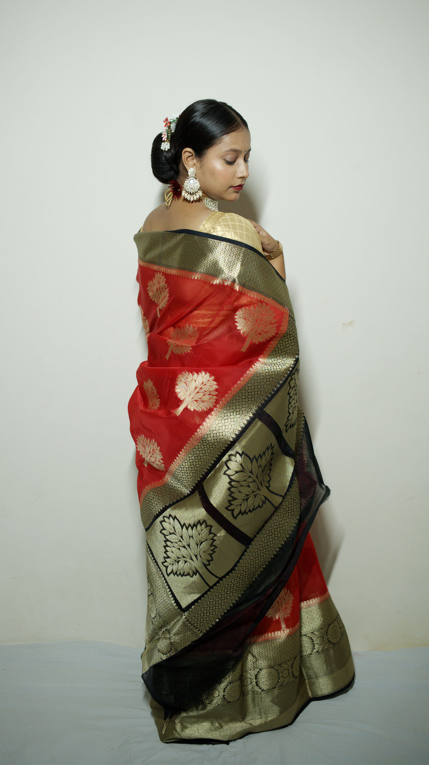 Qainaat Noir Banarasi Saree